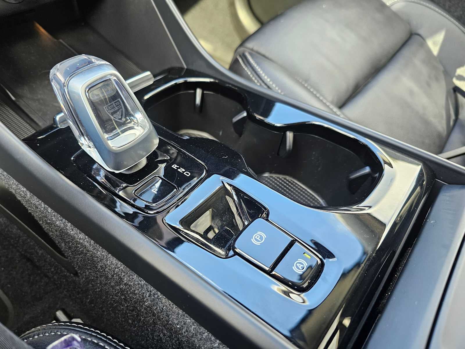 2023 Volvo XC40 Plus Dark Theme