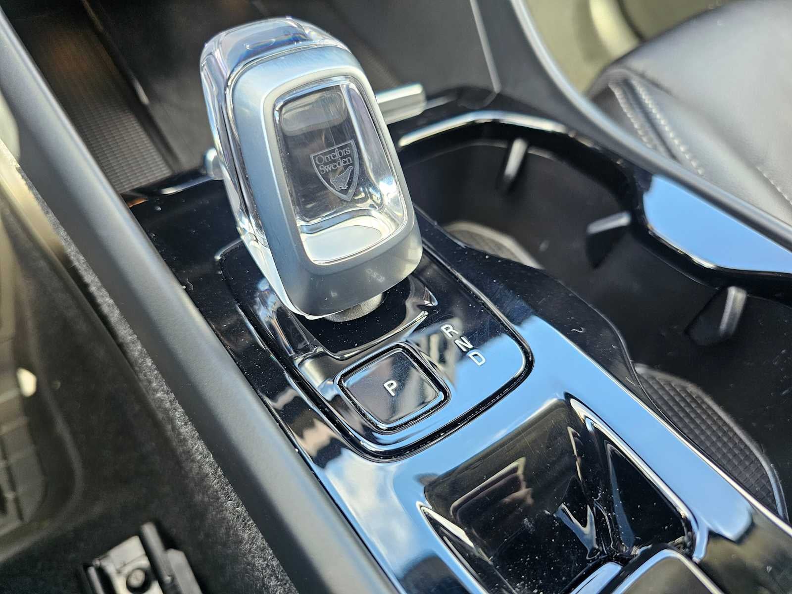 2023 Volvo XC40 Plus Dark Theme