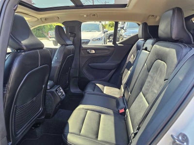 2023 Volvo XC40 Ultimate Dark Theme
