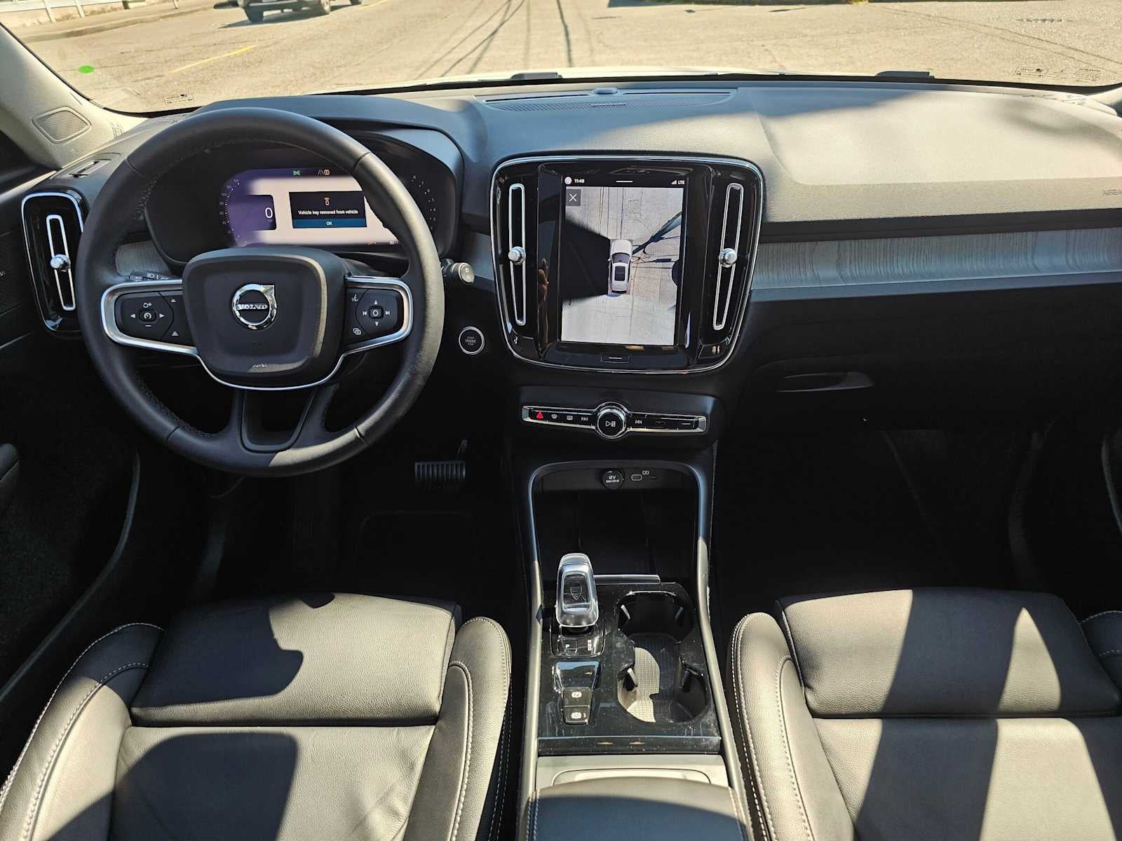 2023 Volvo XC40 Ultimate Dark Theme