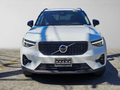 2023 Volvo XC40 Ultimate Dark Theme