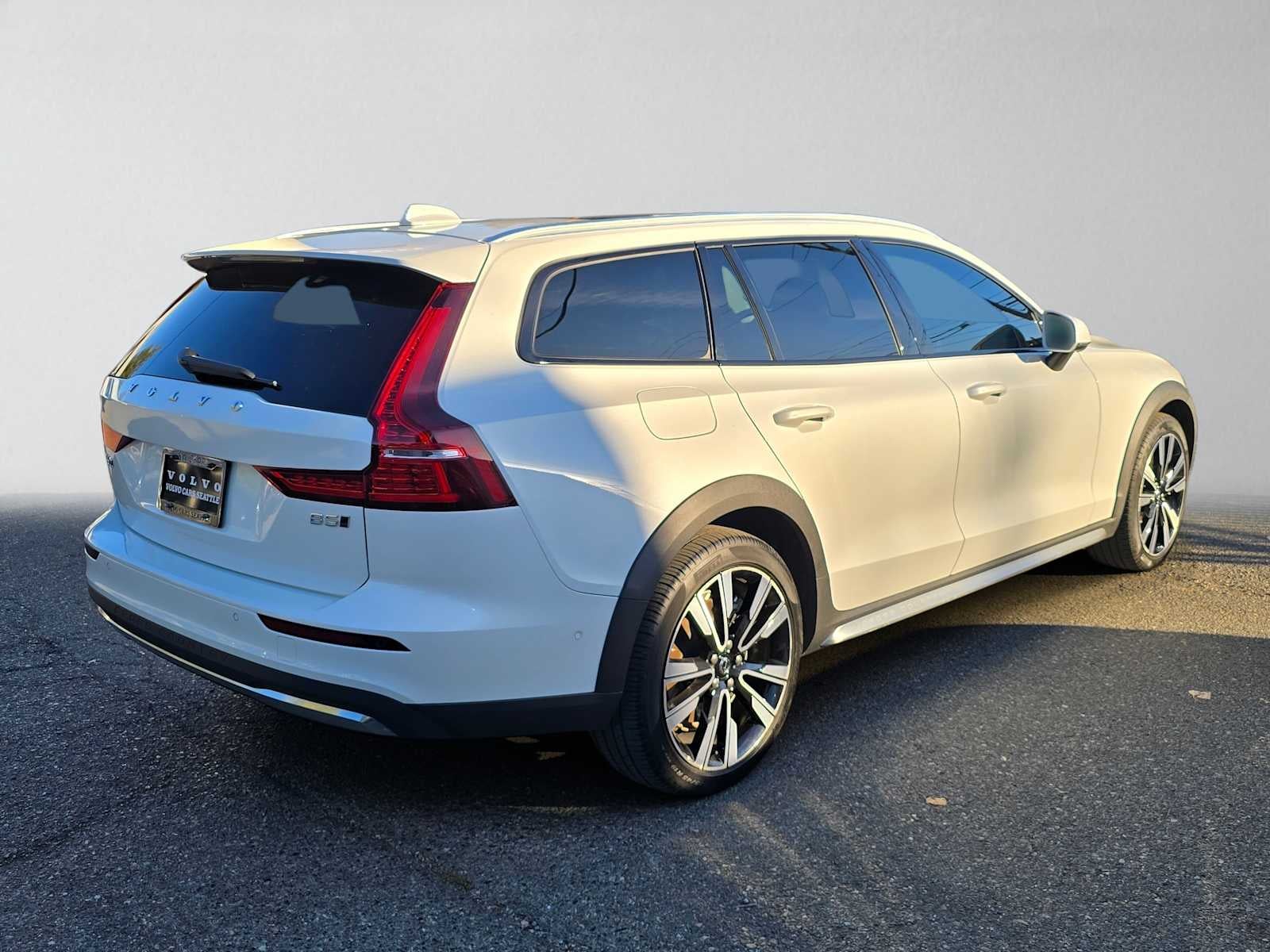 2023 Volvo V60 Cross Country Ultimate