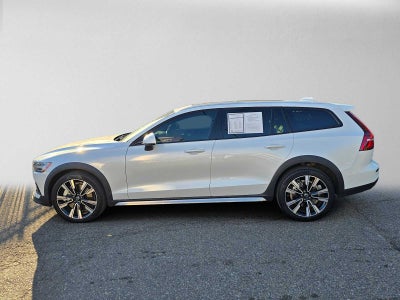 2023 Volvo V60 Cross Country Ultimate