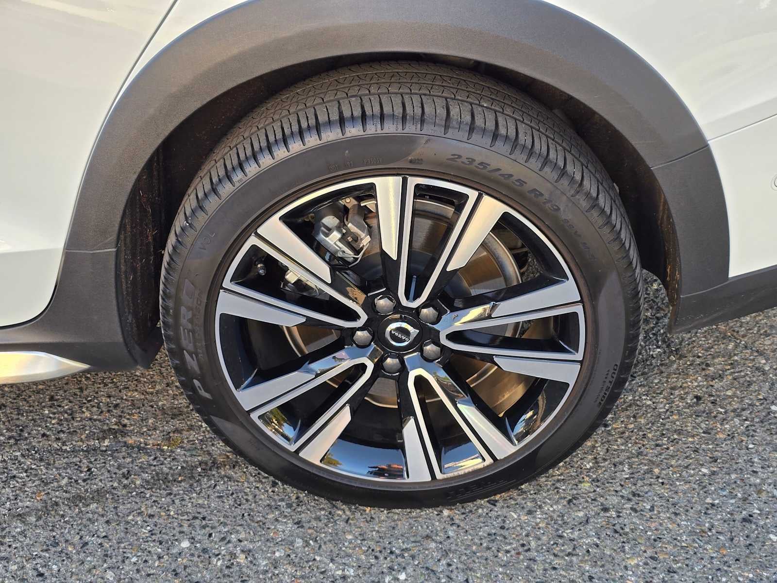 2023 Volvo V60 Cross Country Ultimate