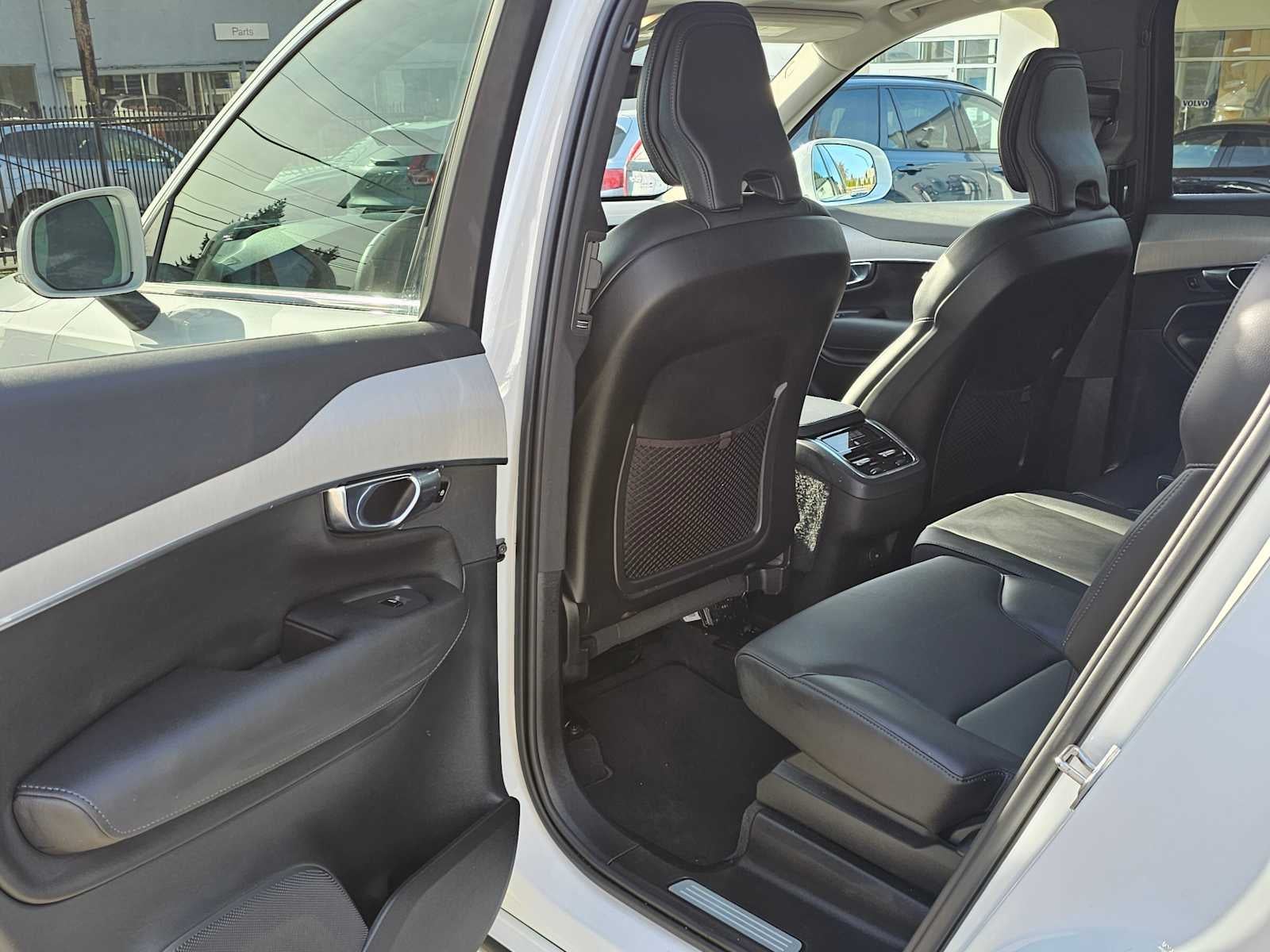 2025 Volvo XC90 Core