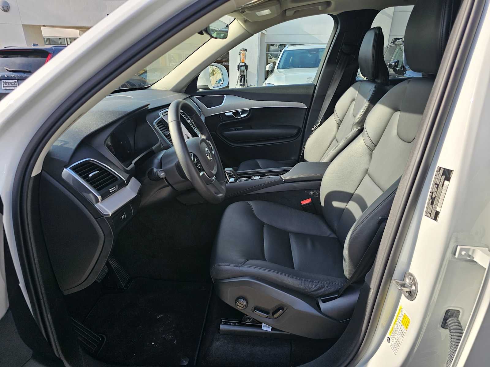 2025 Volvo XC90 Core