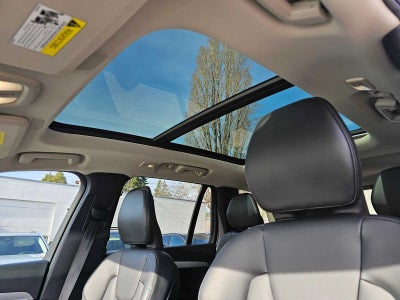 2025 Volvo XC90 Core