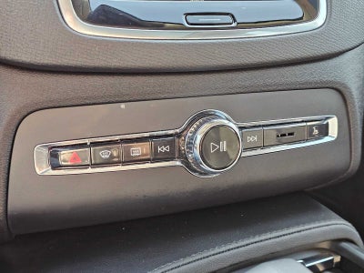 2025 Volvo XC90 Core