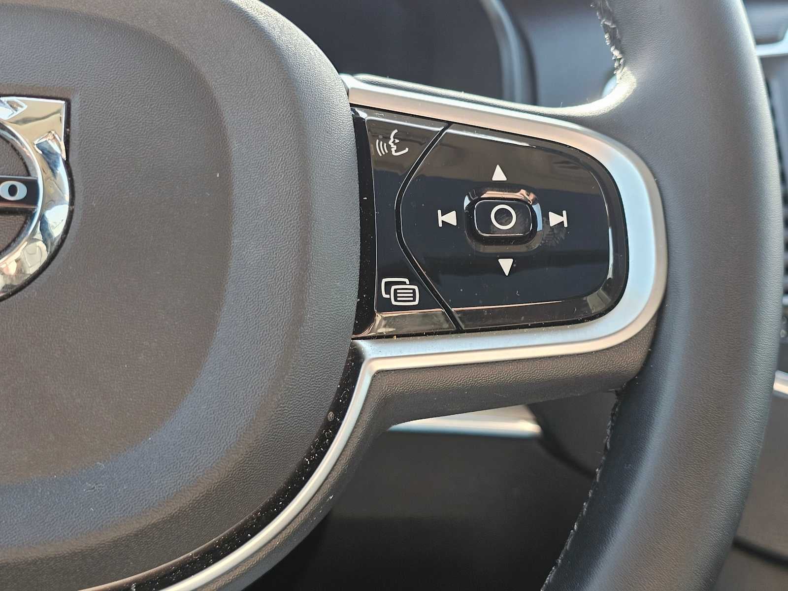 2025 Volvo XC90 Core