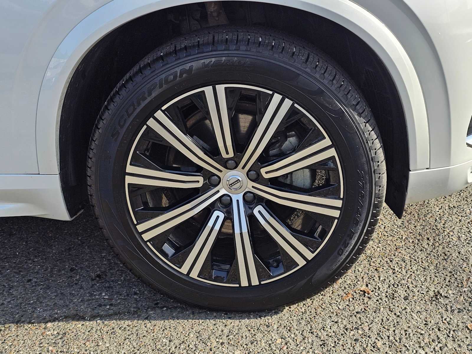 2025 Volvo XC90 Core