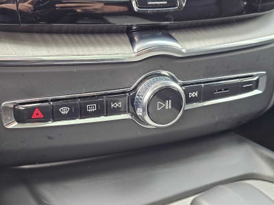2025 Volvo XC60 Plus