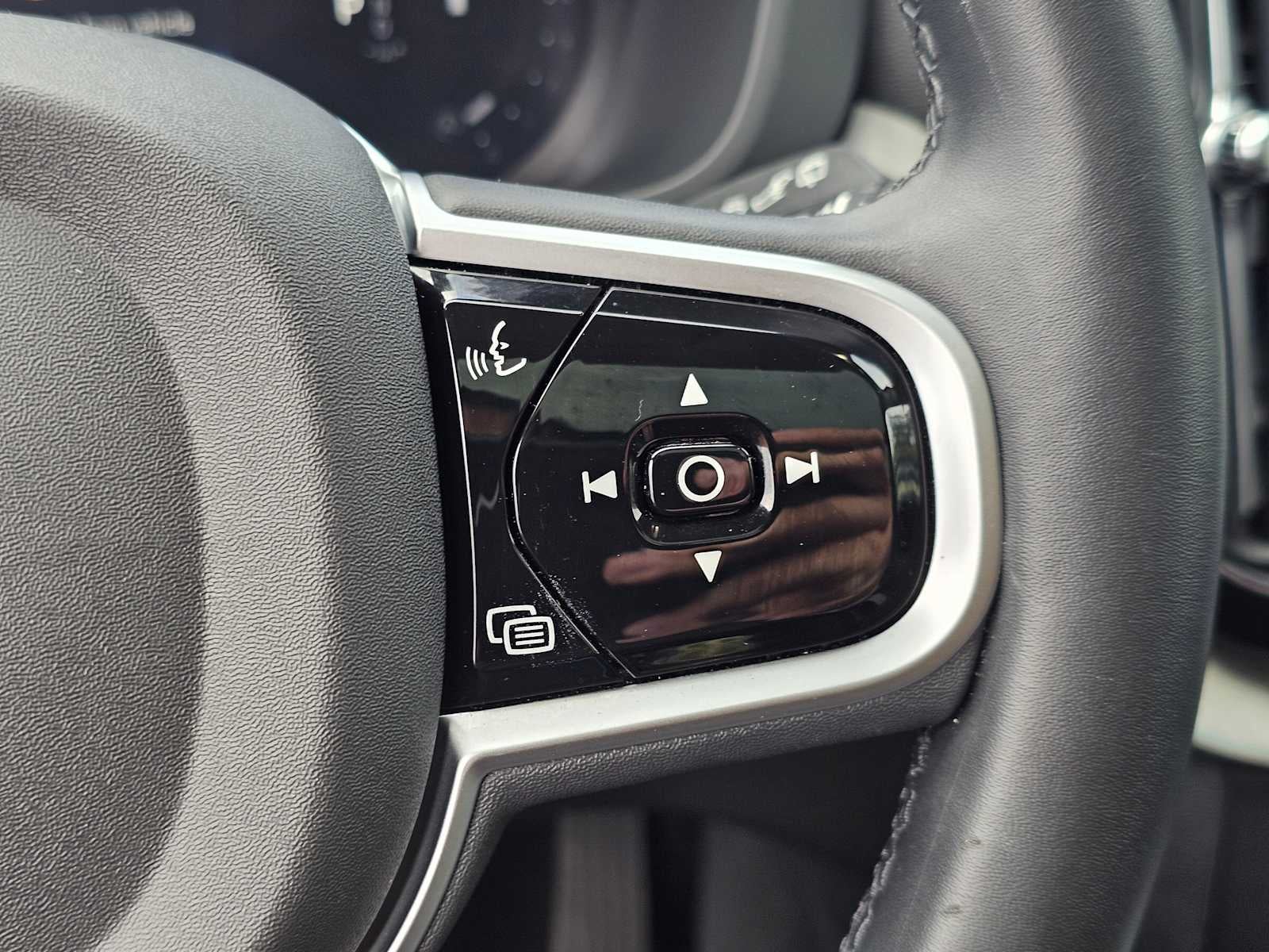 2025 Volvo XC60 Plus