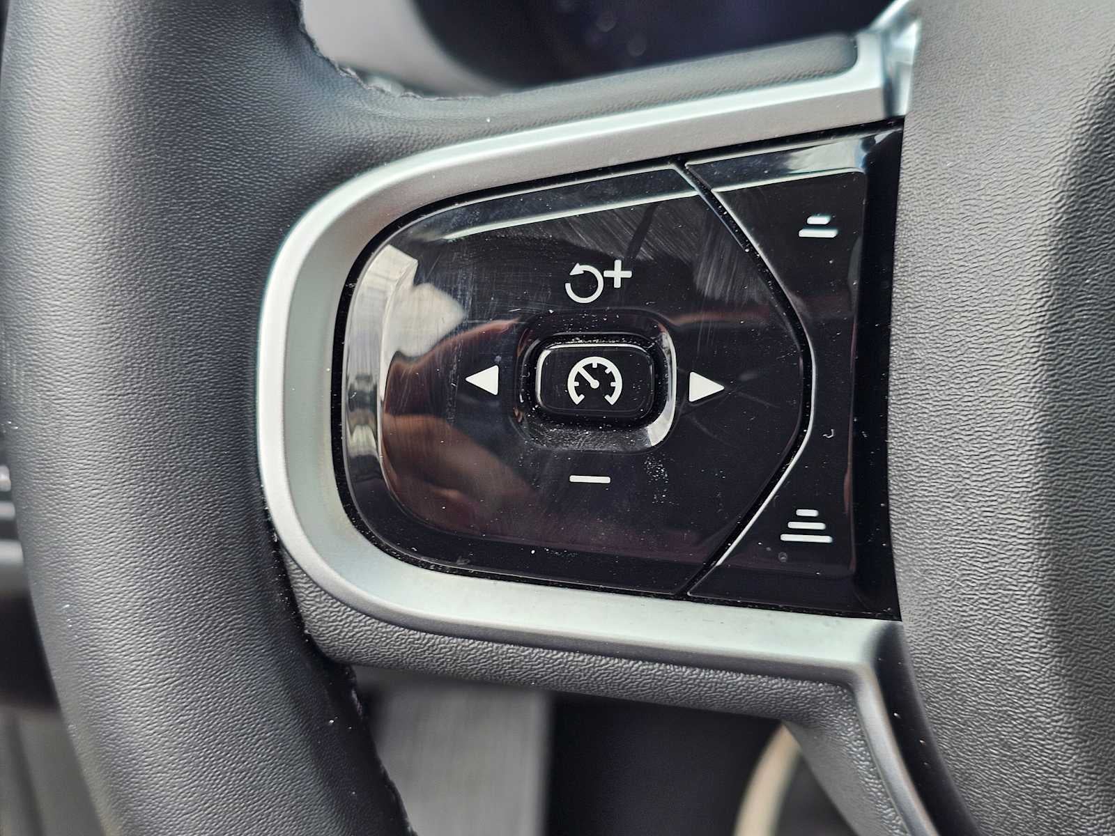 2025 Volvo XC60 Plus
