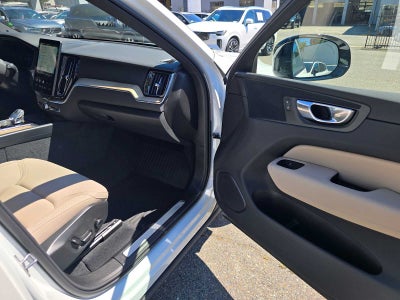2026 Volvo XC60 Plus
