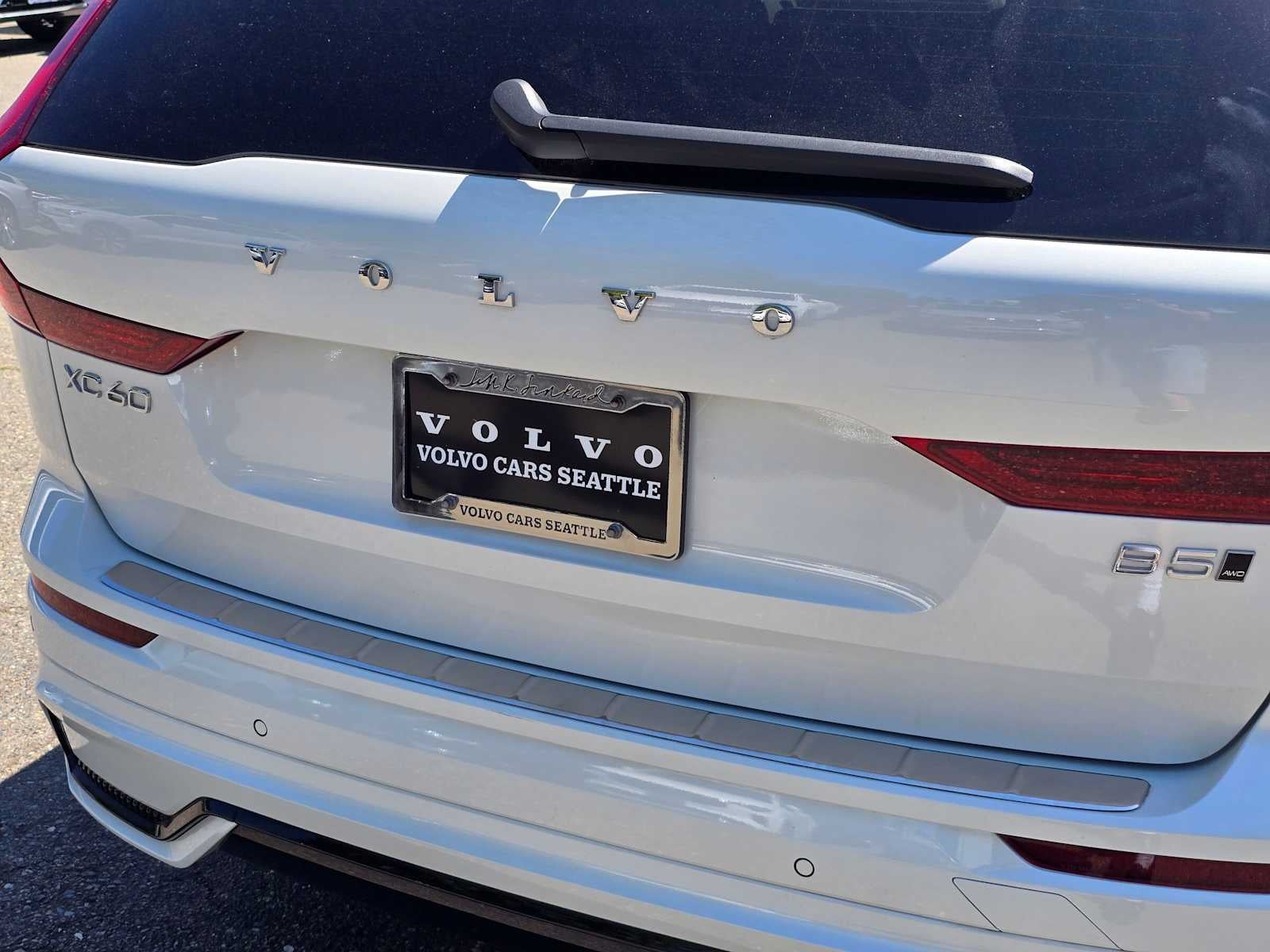 2026 Volvo XC60 Plus