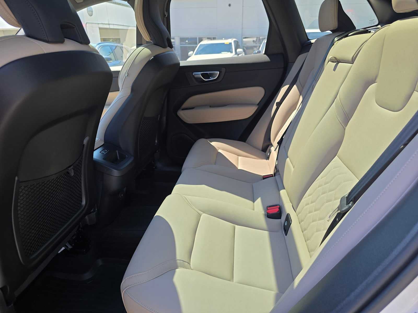 2026 Volvo XC60 Plus
