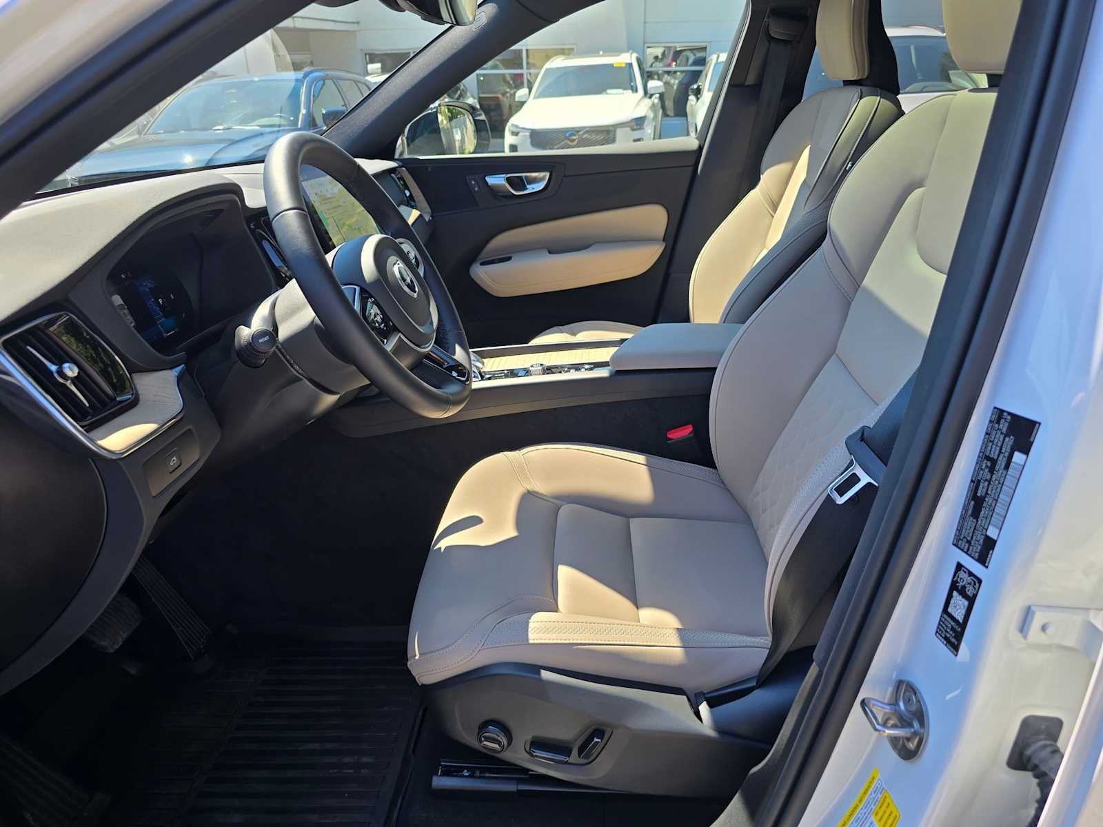 2026 Volvo XC60 Plus