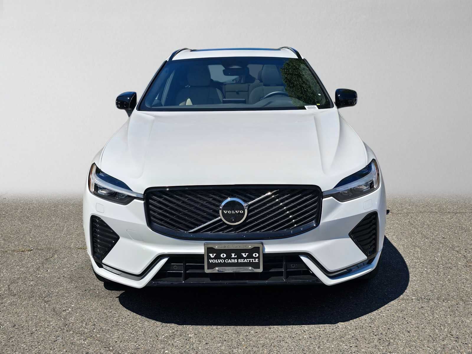 2026 Volvo XC60 Plus