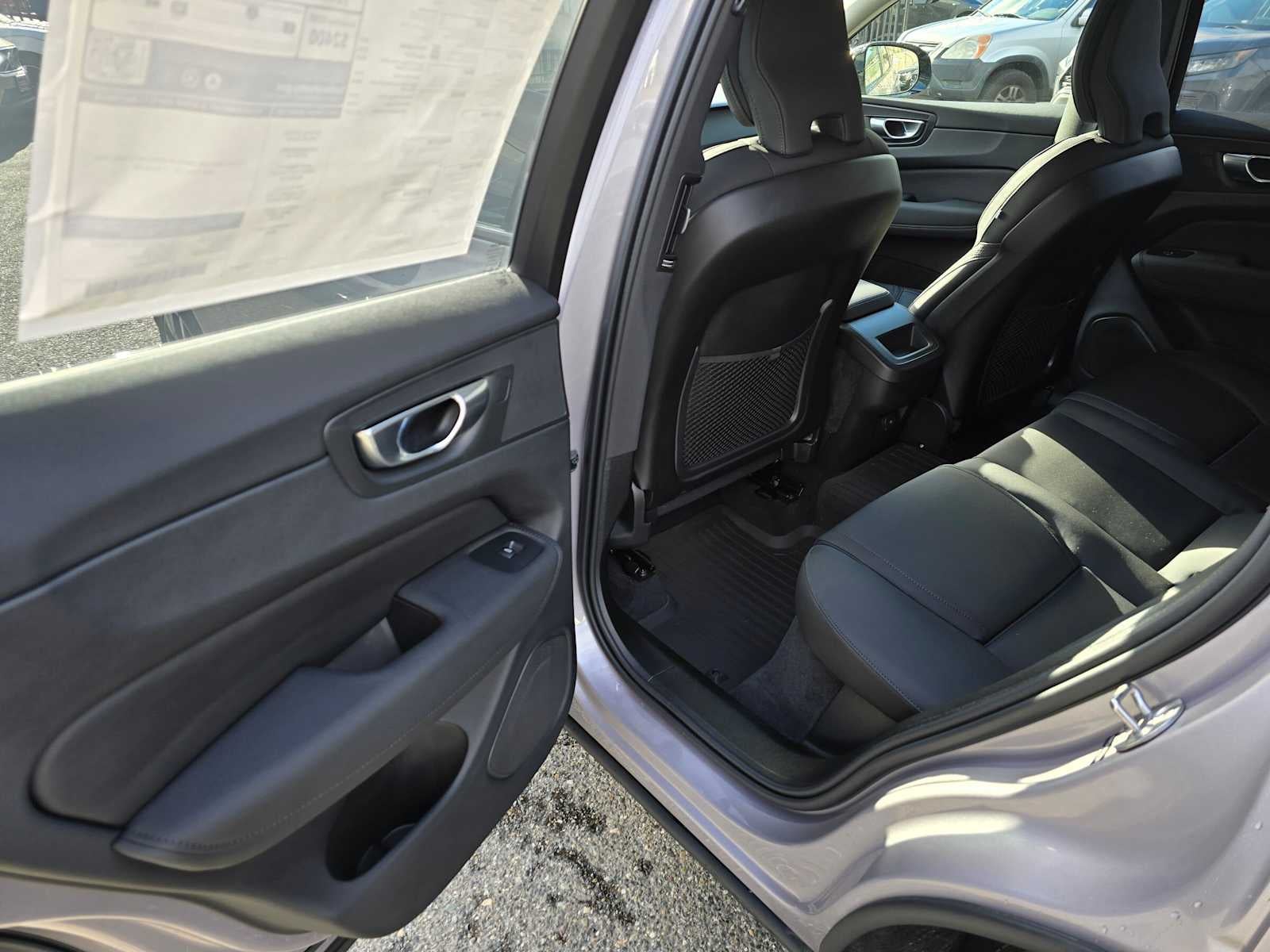 2026 Volvo XC60 Plus