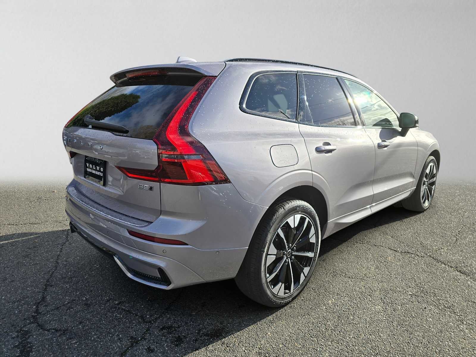 2026 Volvo XC60 Plus