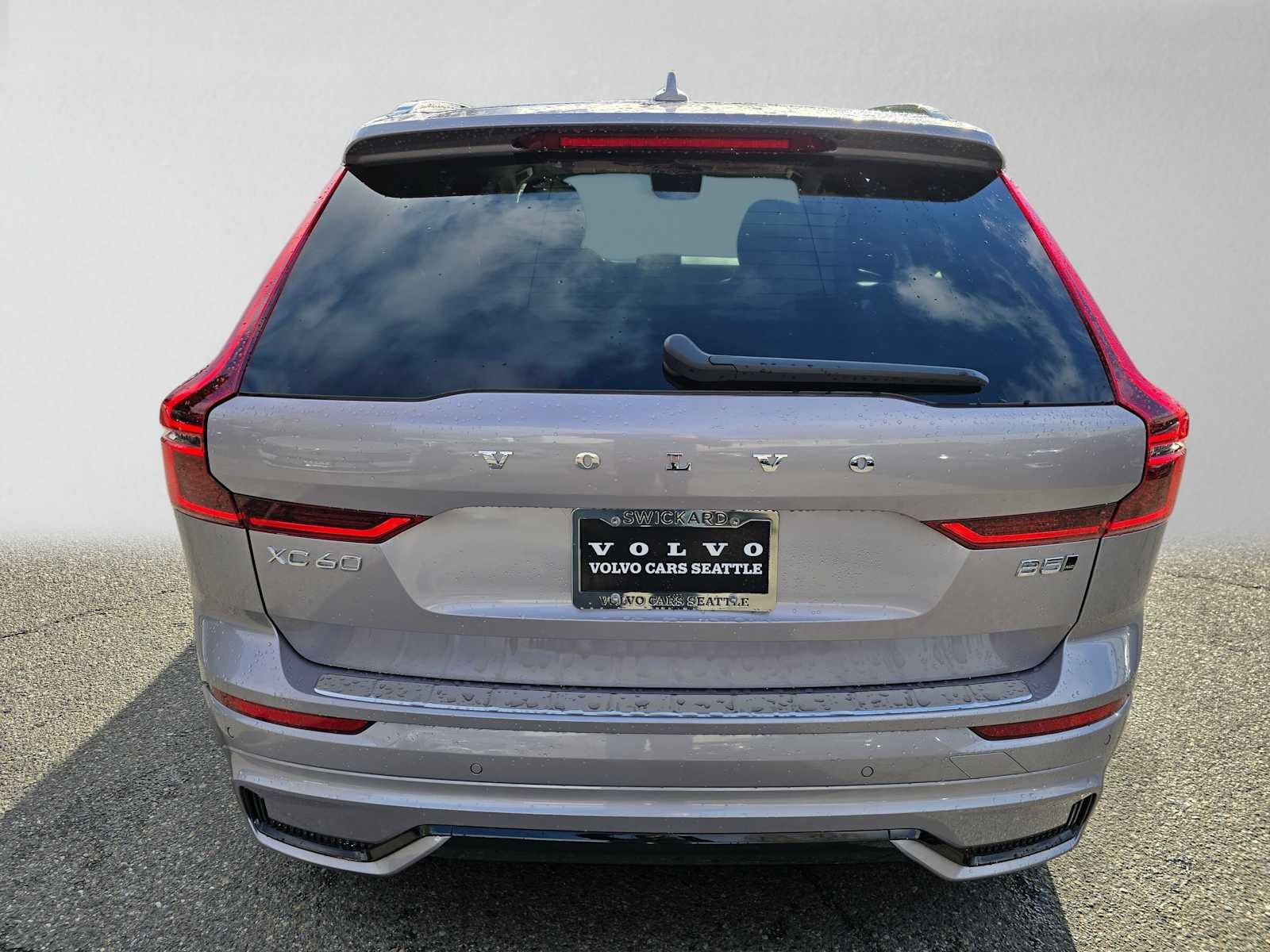 2026 Volvo XC60 Plus