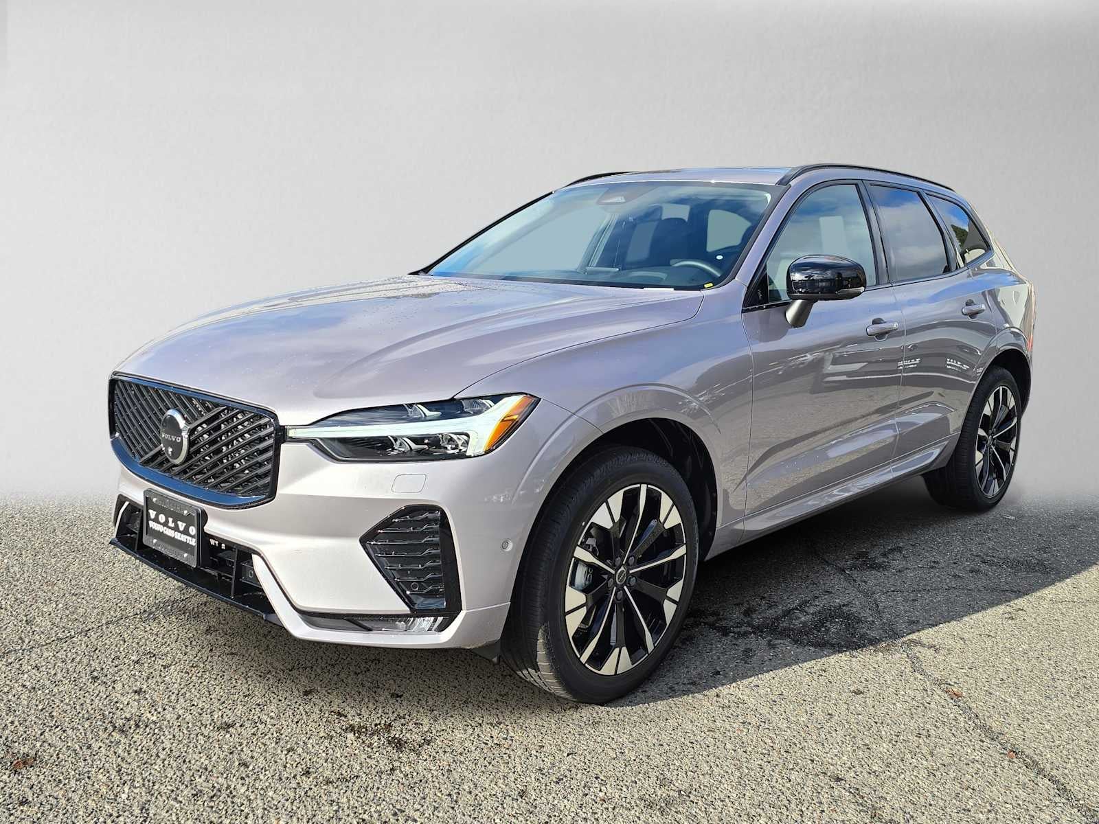 2026 Volvo XC60 Plus
