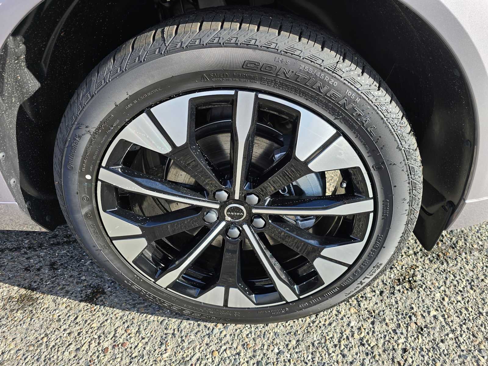 2026 Volvo XC60 Plus