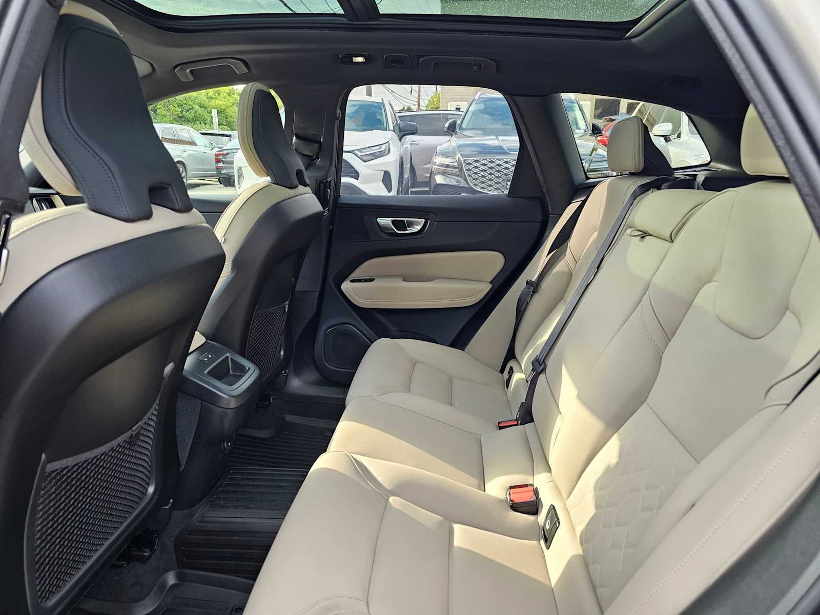 2026 Volvo XC60 Plus