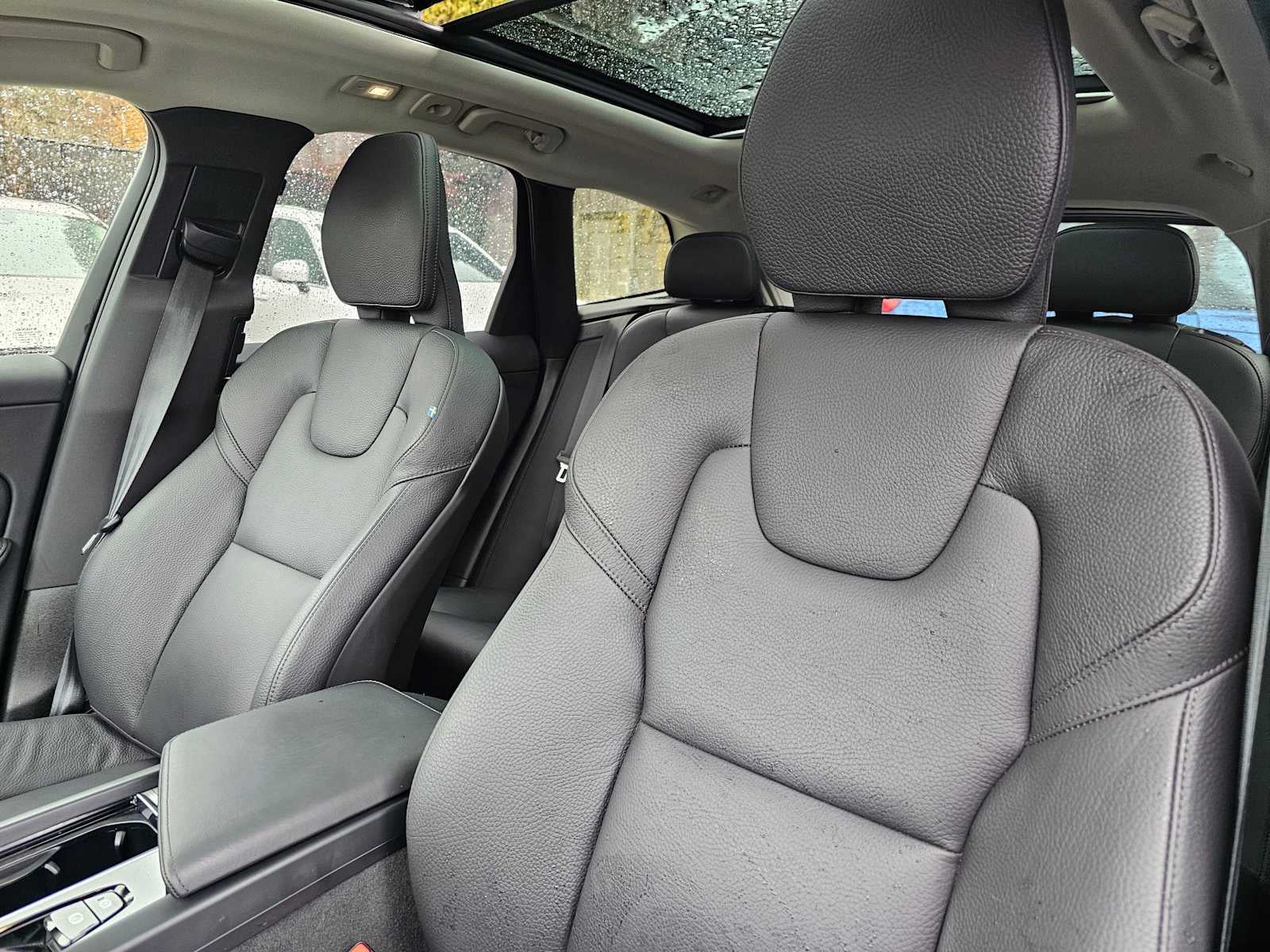 2025 Volvo XC60 Plus