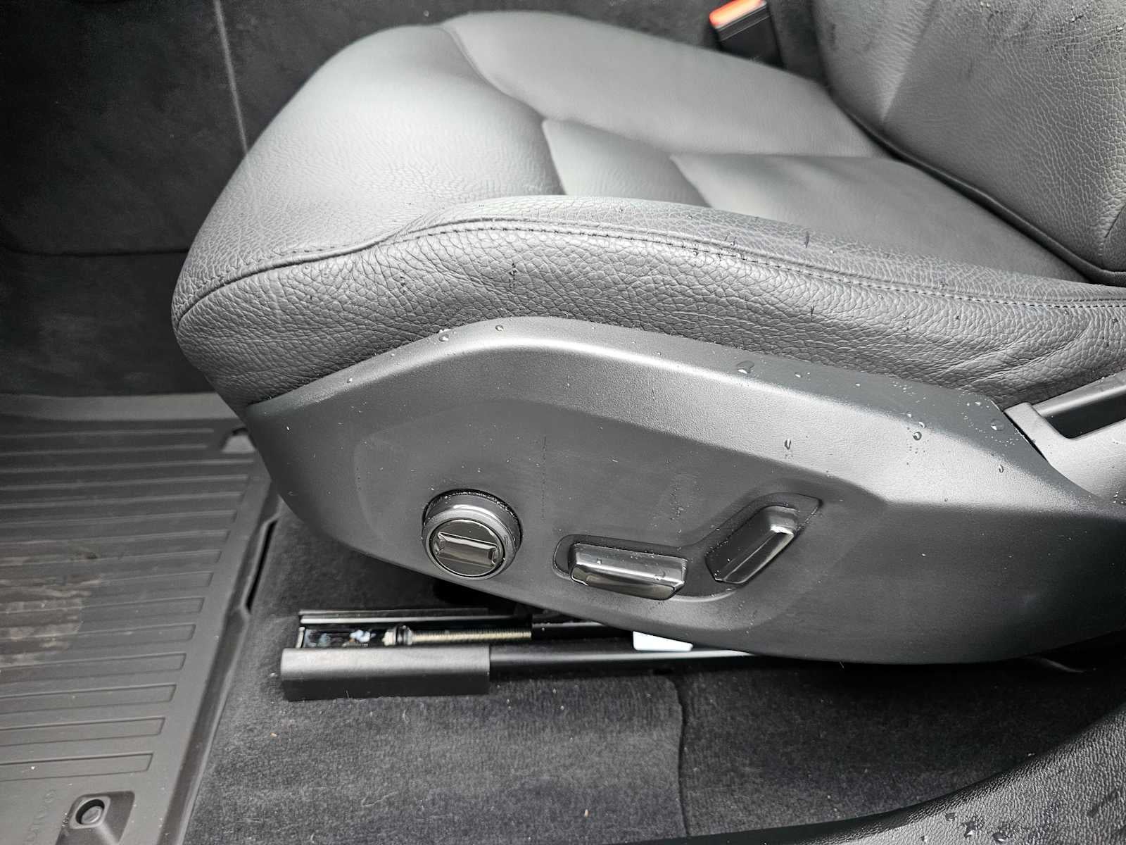 2025 Volvo XC60 Plus