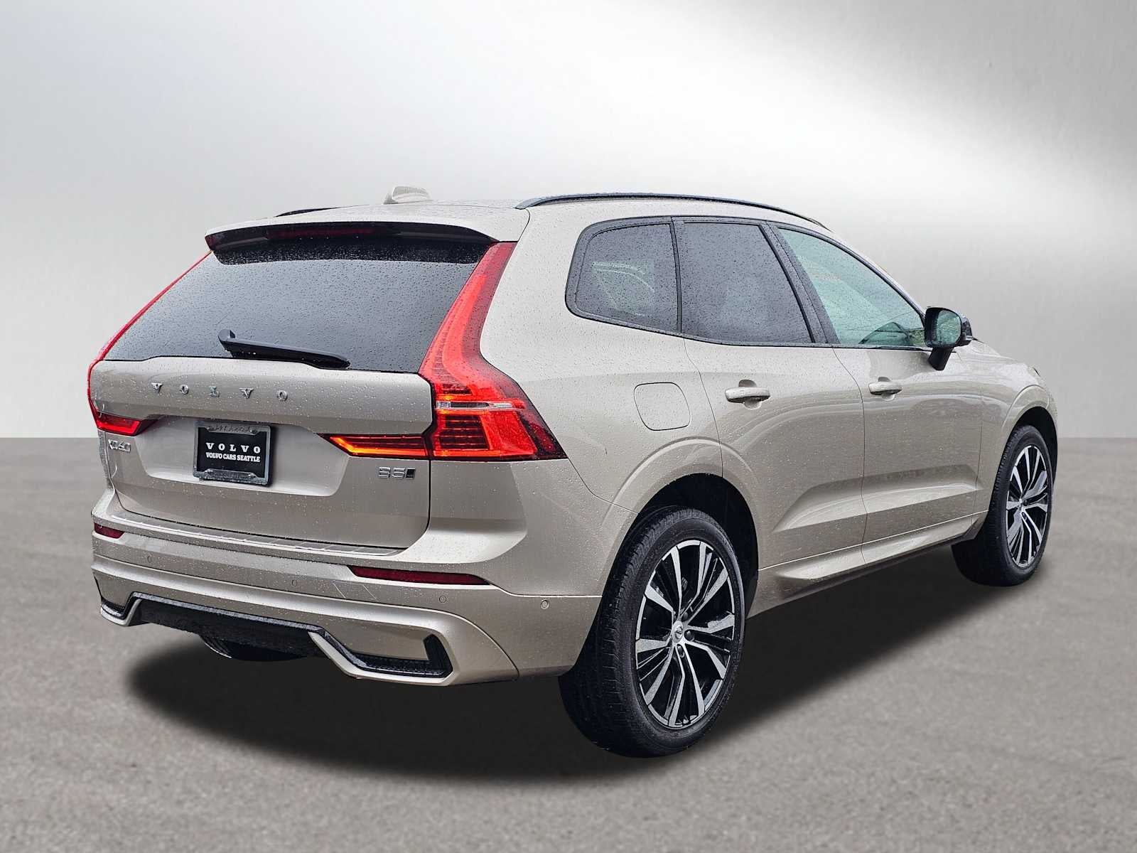 2025 Volvo XC60 Plus