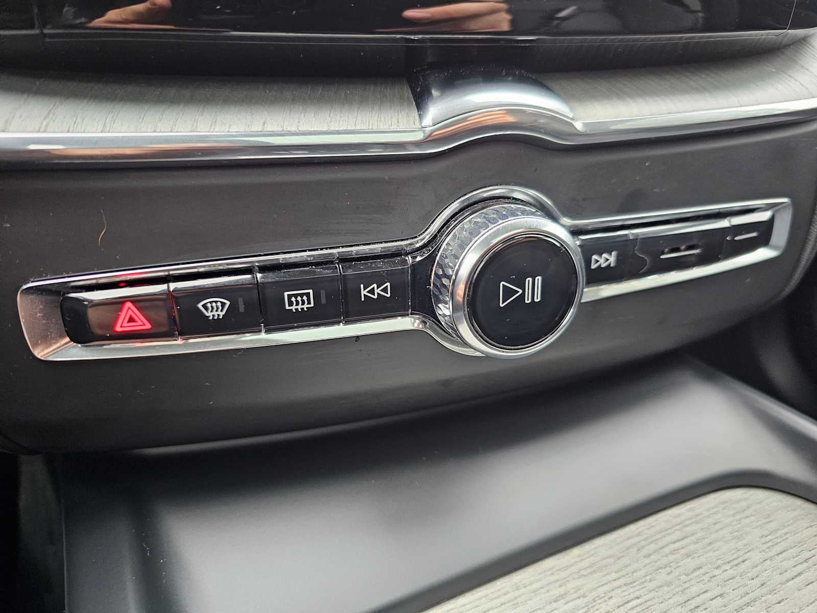 2025 Volvo XC60 Plus