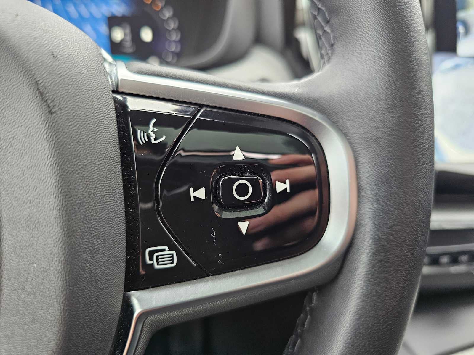 2025 Volvo XC60 Plus