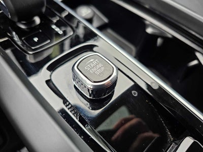 2025 Volvo XC60 Plus