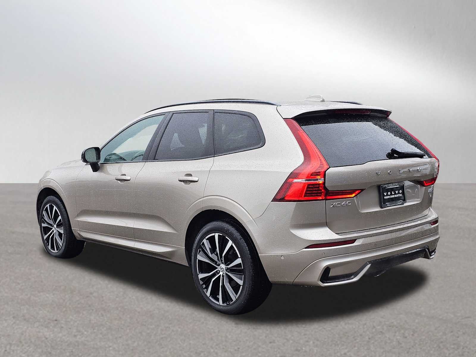 2025 Volvo XC60 Plus