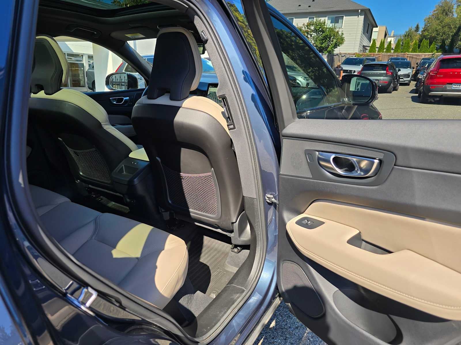 2026 Volvo XC60 Plus