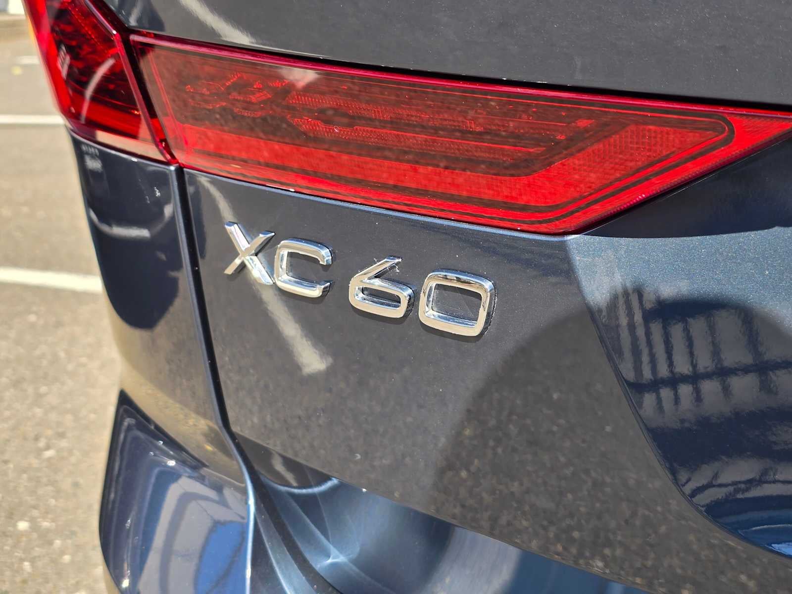 2026 Volvo XC60 Plus