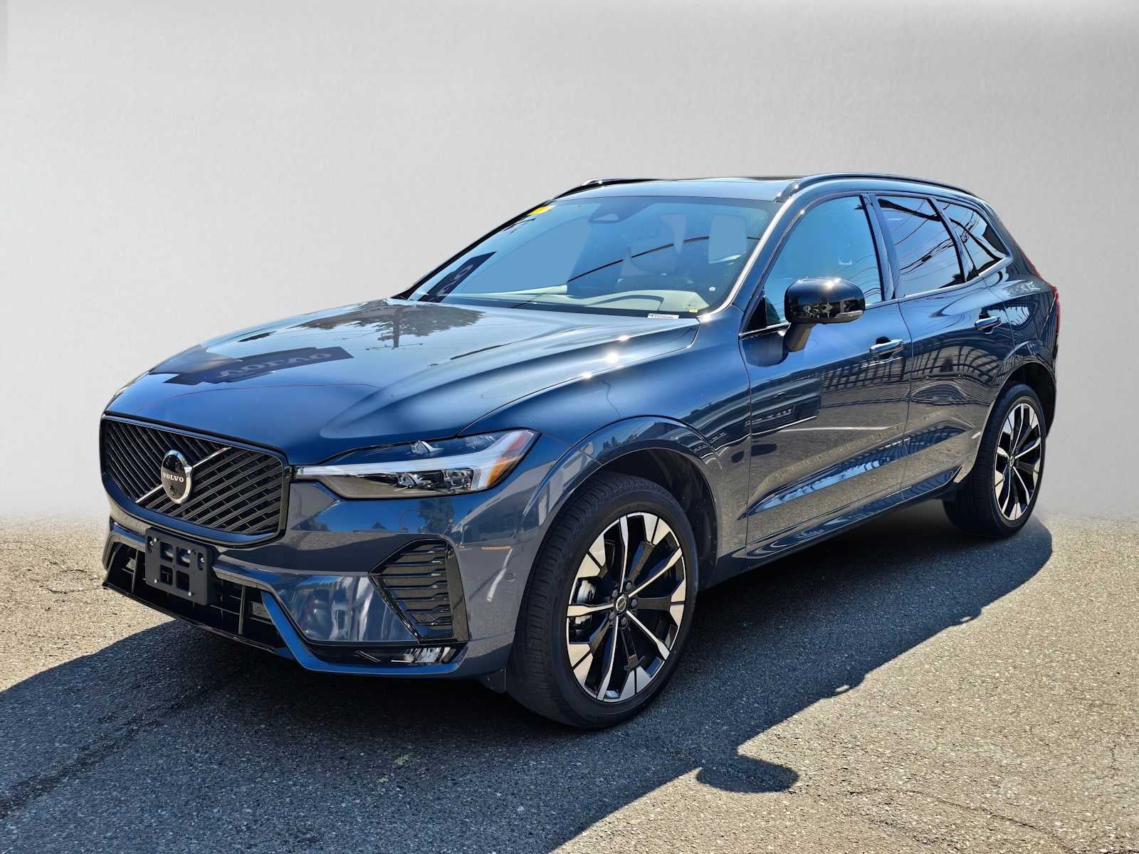 2026 Volvo XC60 Plus