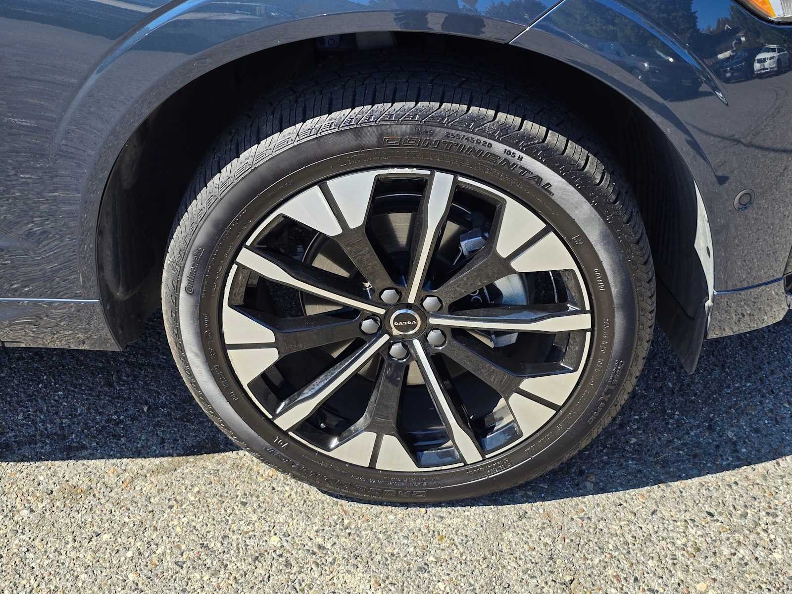2026 Volvo XC60 Plus