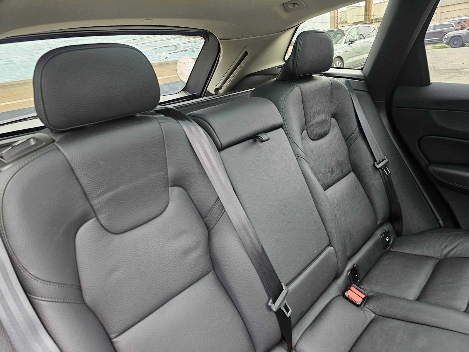 2025 Volvo XC60 Plus