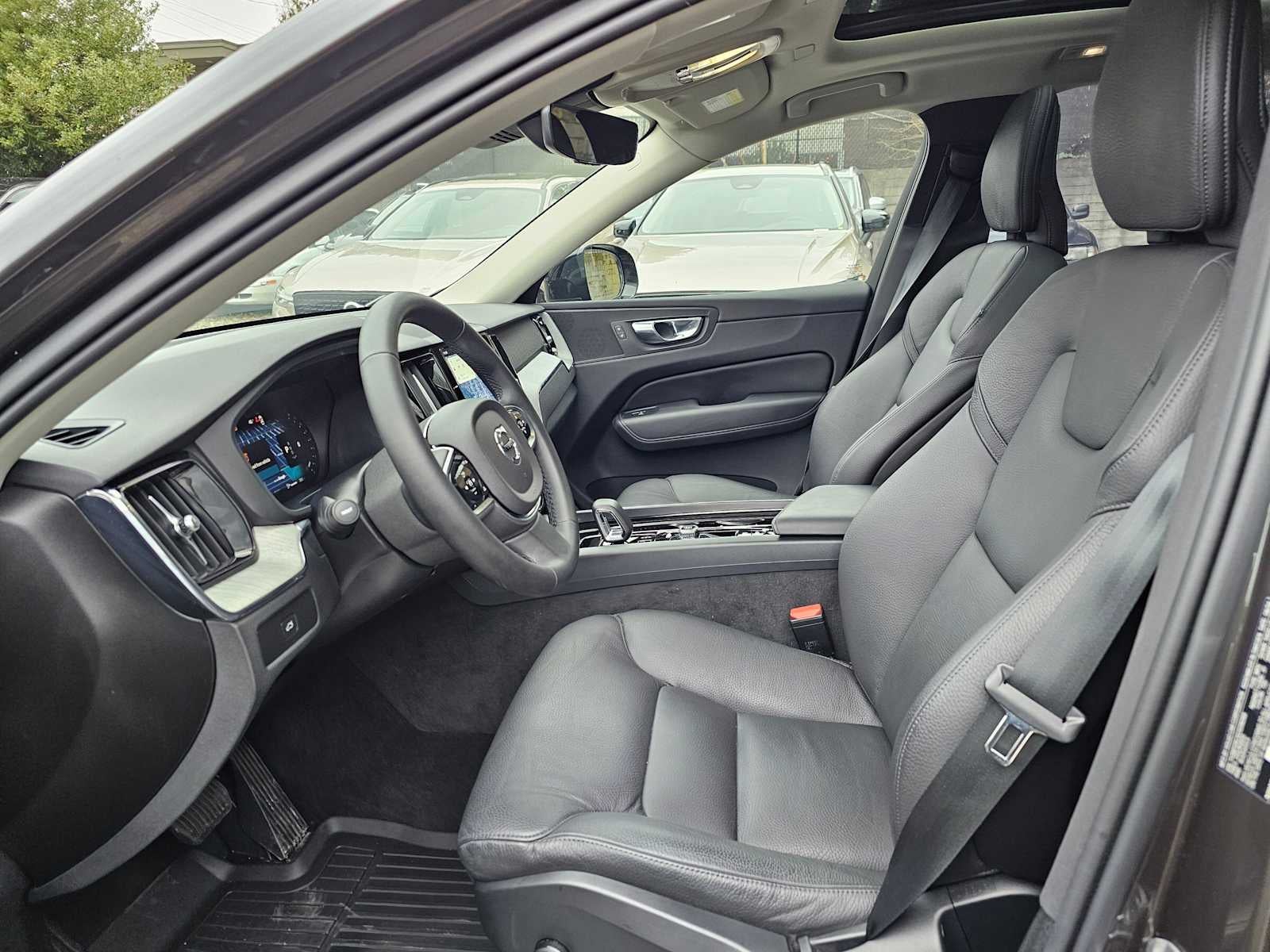 2025 Volvo XC60 Plus