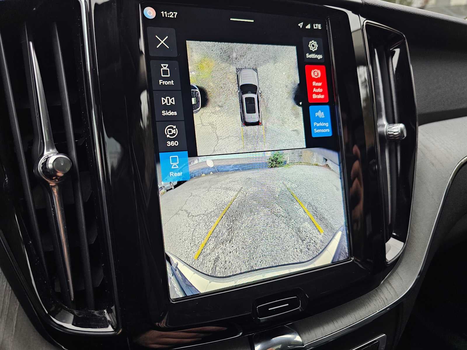 2025 Volvo XC60 Plus