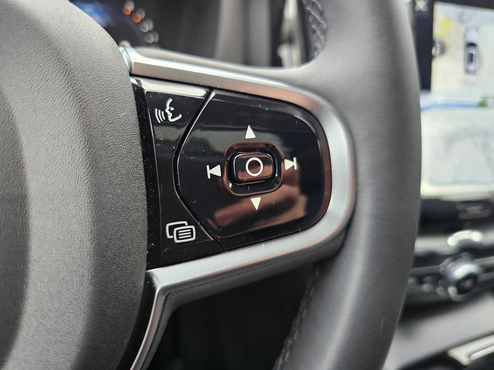 2025 Volvo XC60 Plus