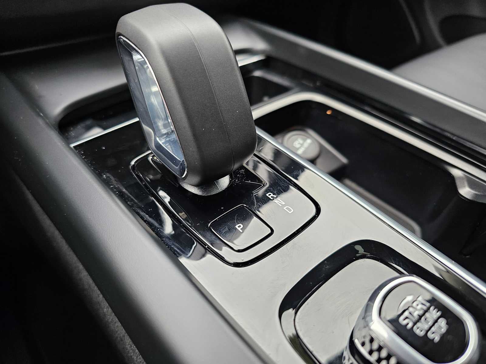 2025 Volvo XC60 Plus