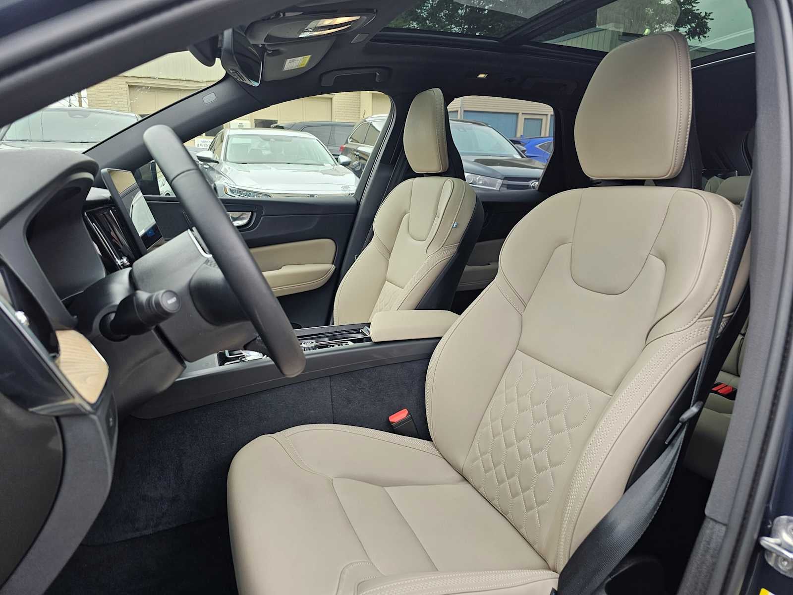 2026 Volvo XC60 Plus