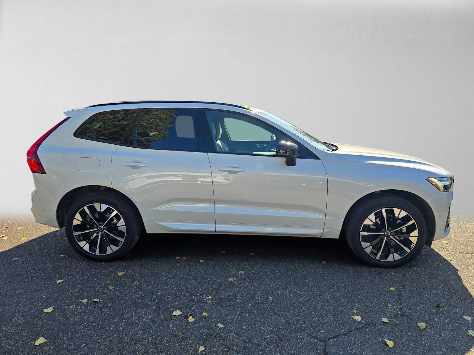 2026 Volvo XC60 Plus