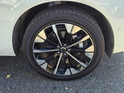 2026 Volvo XC60 Plus