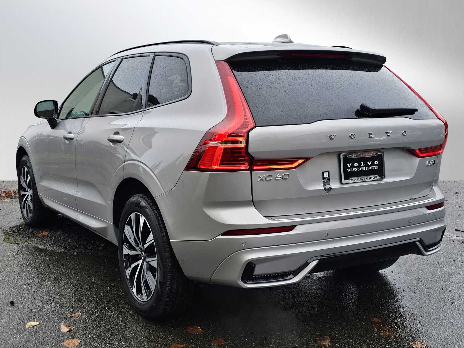 2025 Volvo XC60 Core