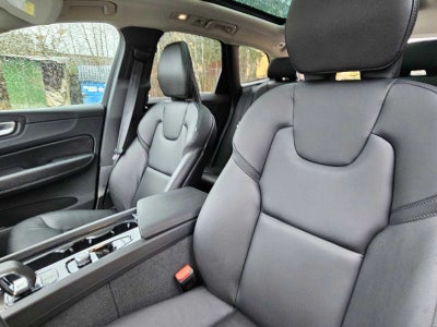2025 Volvo XC60 Core