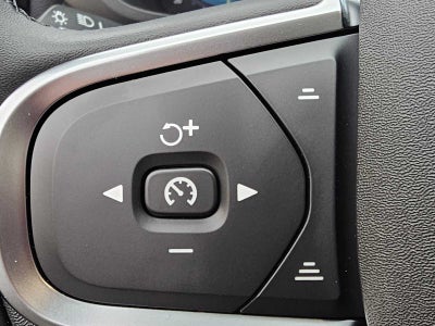 2025 Volvo XC60 Core